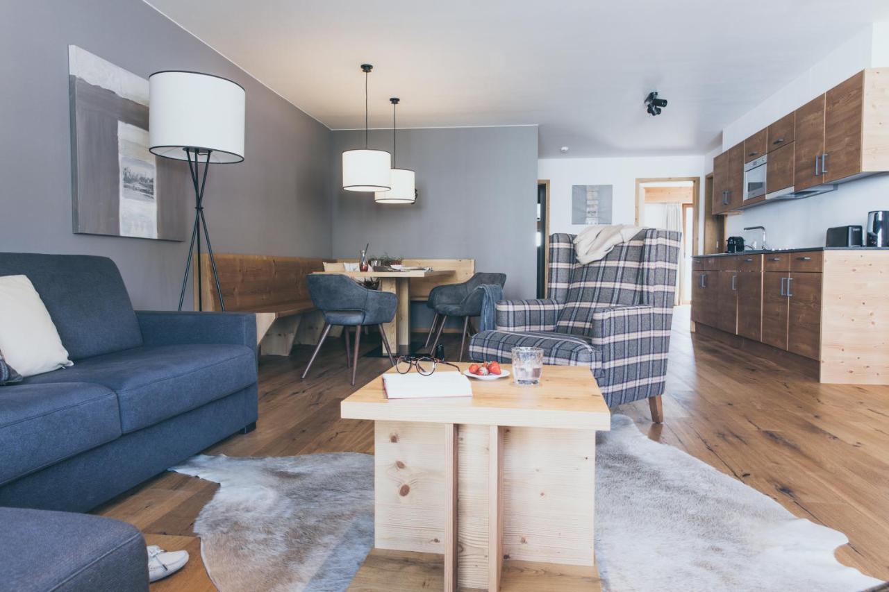 Aparthotel Pur & 4*